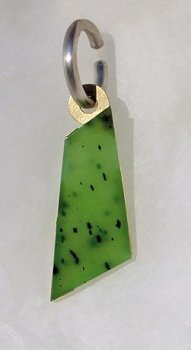 Jadescheibe mit Kreole 400 €